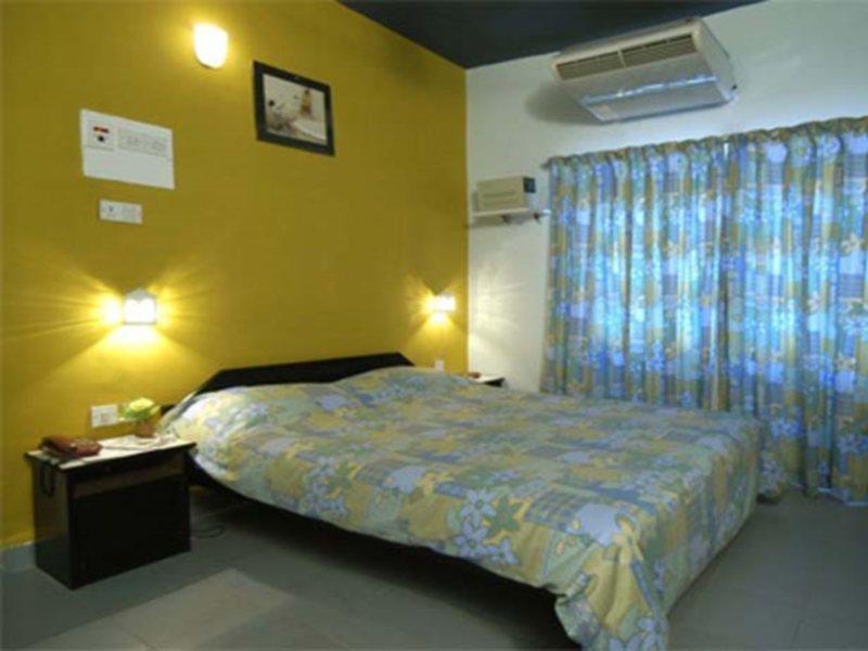 Sodders Renton Manor Hotel อาร์โปรา ภายนอก รูปภาพ