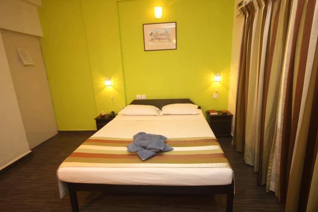 Sodders Renton Manor Hotel อาร์โปรา ภายนอก รูปภาพ